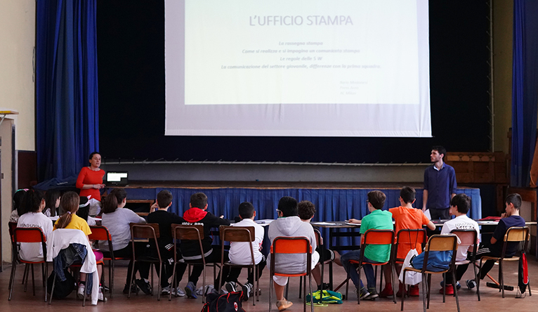 I ragazzi di Fondazione Milan incontrano l'ufficio stampa rossonero