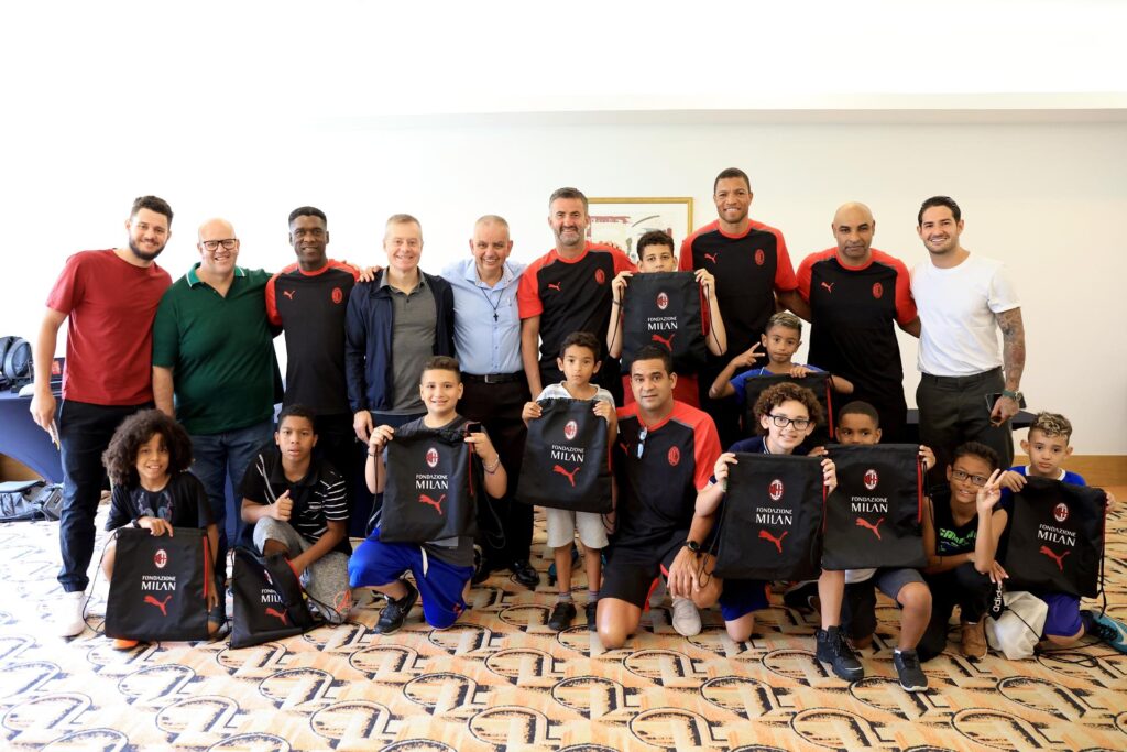 Fondazione Milan launches the Sport for Change project in San Paolo on the occasion of the match between Milan Glorie and San Paolo FC
