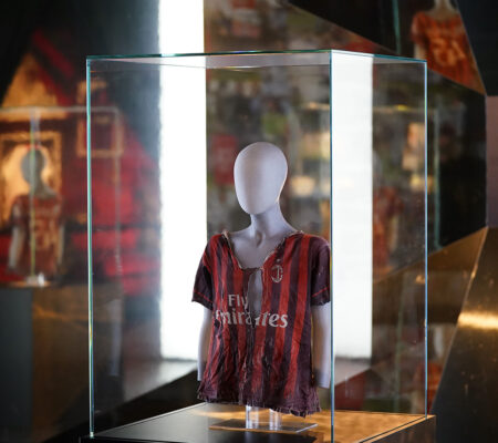 Milan e Unicef: una speciale maglia a sostegno dei bambini sudsudanesi per il 122esimo anniversario del Club