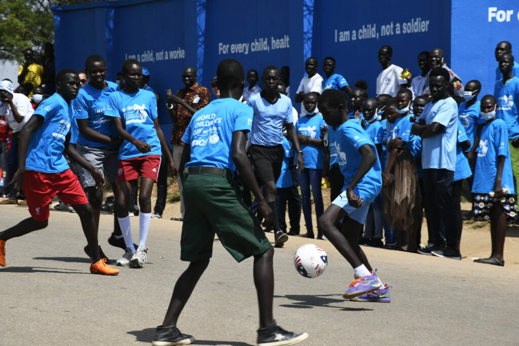 In South Sudan with UNICEF: red and black passion in support of the right to childhood